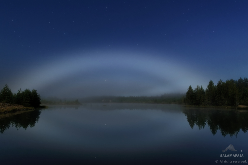 Ghostly Moon 'Fog Bow' Glows Over Finland Lake (Photo)